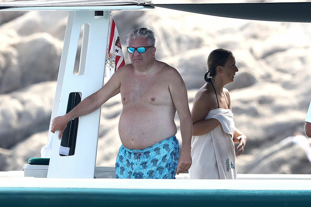 Prins Laurent och hustrun prinsessan Claire av Belgien på prins Charles och Camilla av Bourbons yacht i Saint Tropez Laurent och Claire