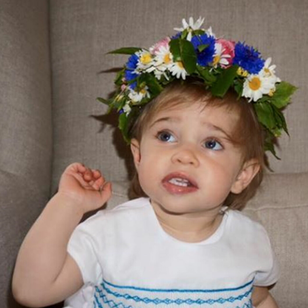 2015 firade prinsessan Leonore midsommar i denna fina krans. Prinsessan Leonore i midsommarkrans 2015.