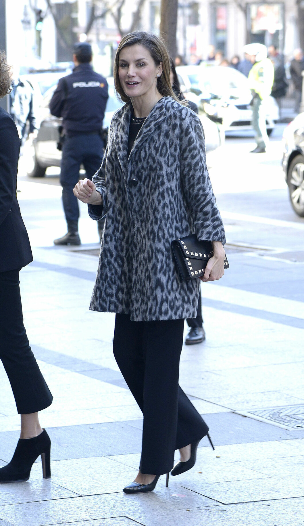 Letizia i leopardmönstrad kappa.