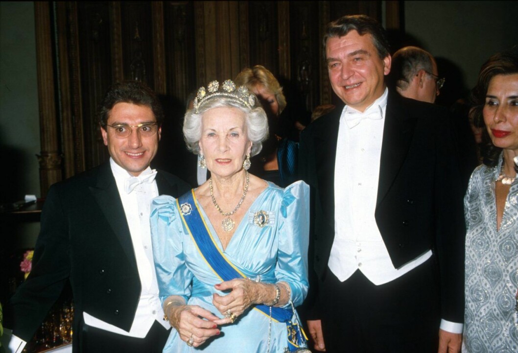Prinsessan Lilian iförd diademet på Nobelfesten 1985. Lilian