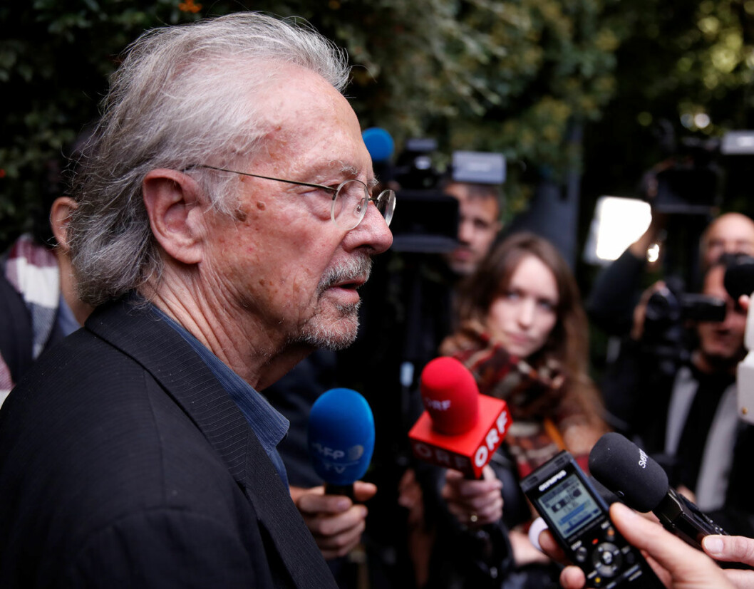 Peter Handke efter tillkännagivandet. Hård kritik mot Peter Handke Nobelpristagaren i litteratur 2019.