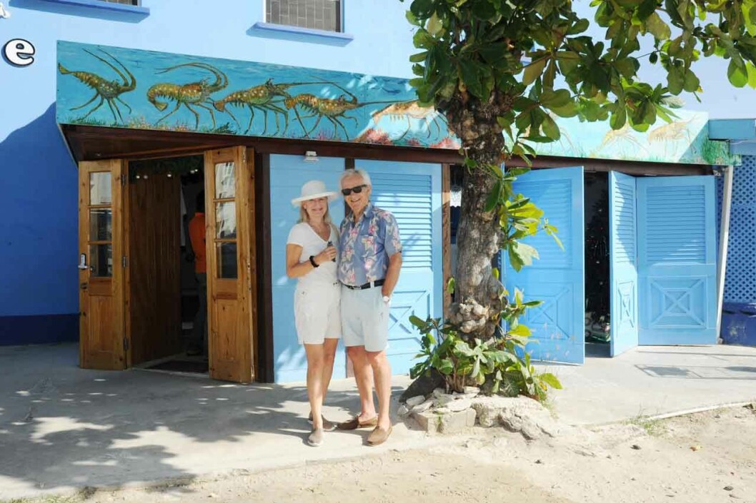 Alexandra och Bengt njuter av havet och dess frukter när de besöker ön. Här vid en av parets favoritrestauranger Lobster Live. Alexandra och Bengt njuter av havet och dess frukter när de besöker ön. Här vid en av parets favoritrestauranger Lobster Alive.