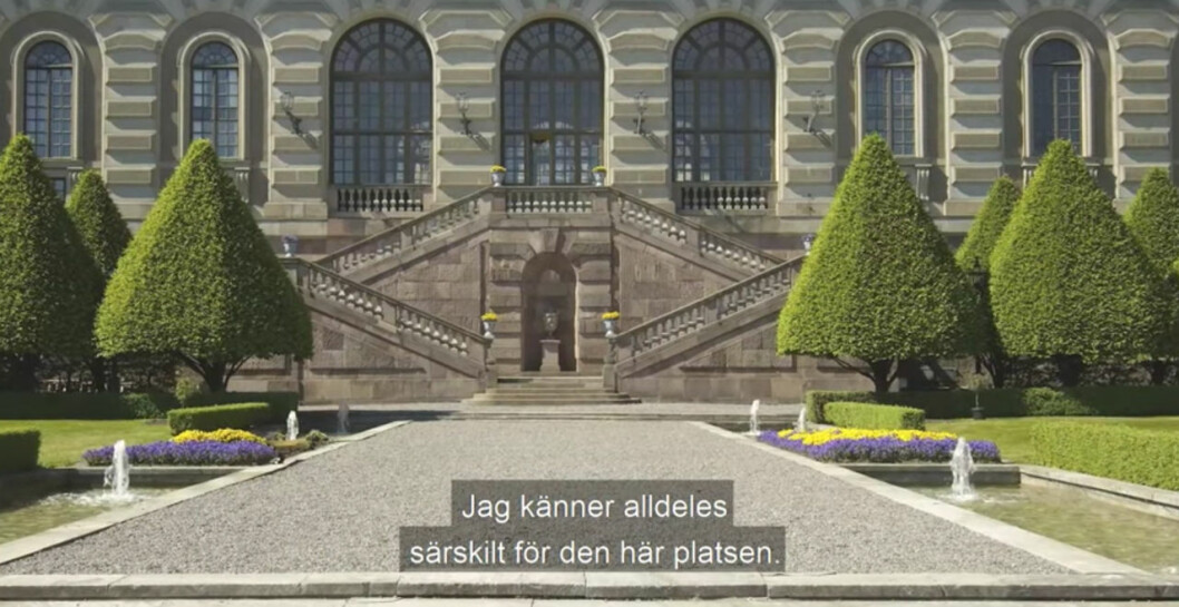 Logården på Kungliga slottet. ”Det här är slottets trädgård” säger Victoria. Logården som är Kungliga slottets trädgård.