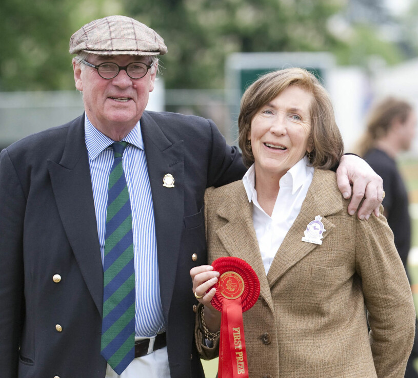 Lord Vestey med sin fru Lady Celia som var en av prins Harrys sex gudföräldrar. Lord Samuel Vestey Lady Celia Vestey Drottning Elizabeth Dödsfall