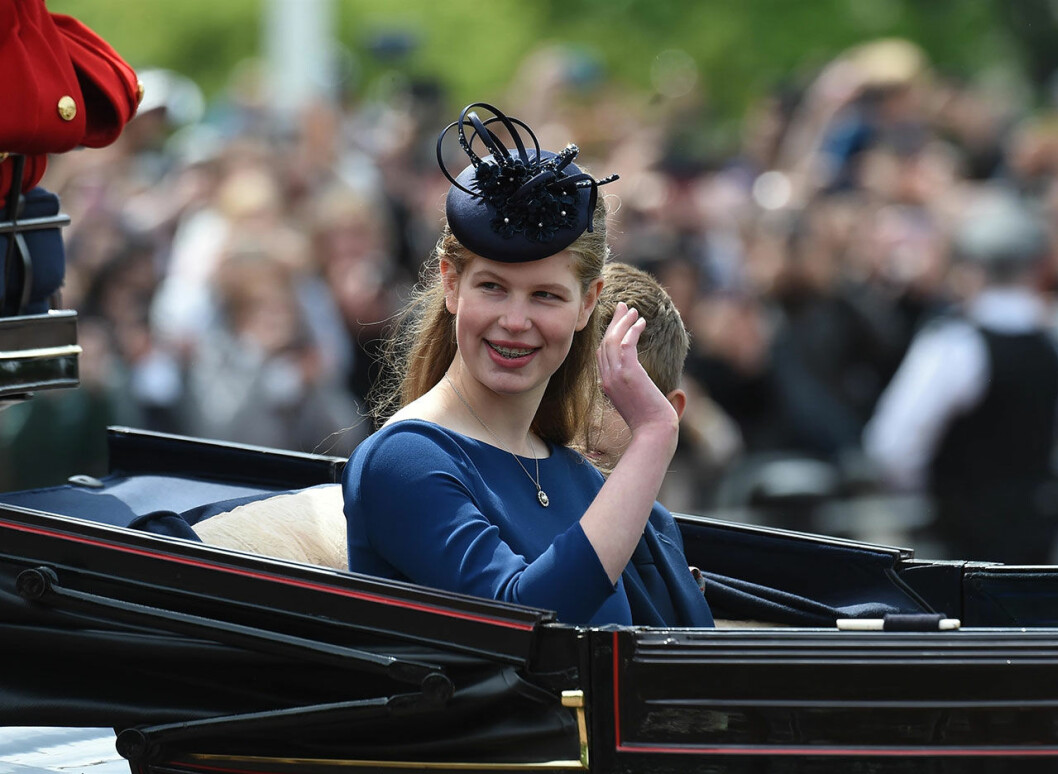 Louise Windsor med tandställning
