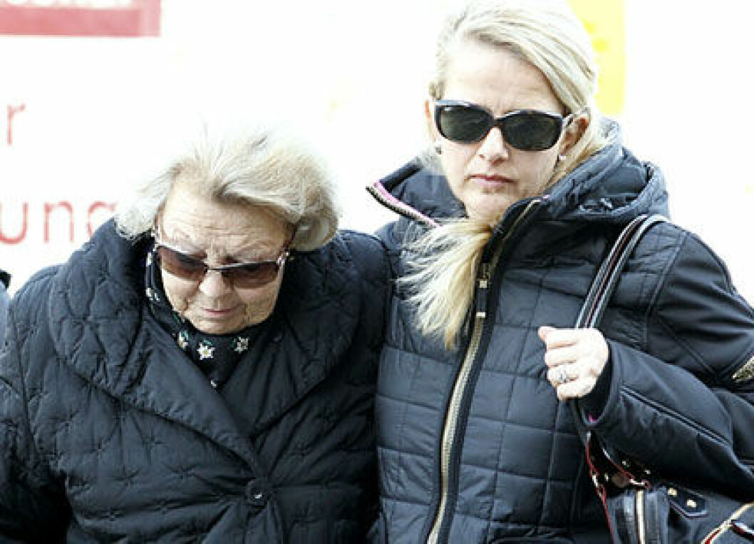 Beatrix och Frisos änka Mabel har tröstat varandra genom den tunga tid som varit
