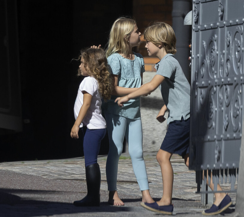 Prinsessan Adrienne med sina syskon, prinsessan Leonore och prins Nicolas. Prinsessan Adrienne med sina syskon, prinsessan Leonore och prins Nicolas
