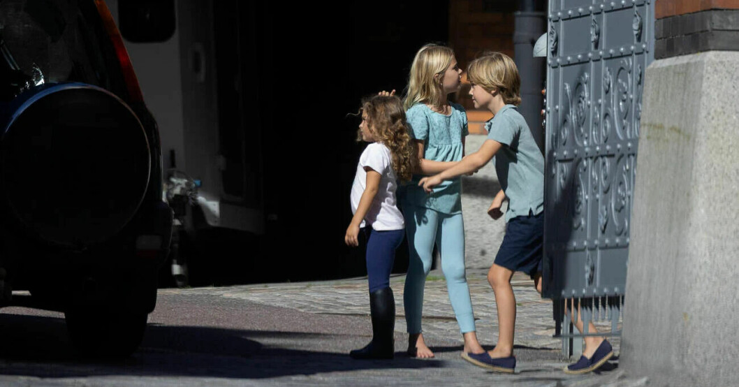 Under Madeleines och barnens sista vecka i Sverige blev det ridlektion, Chris gick inte att se till. Prinsessan Adrienne, prinsessan Leonore och prins Nicolas
