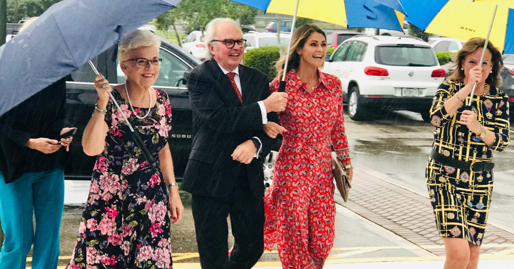Prinsessan Madeleine besöker Svenska kyrkan i Florida.
