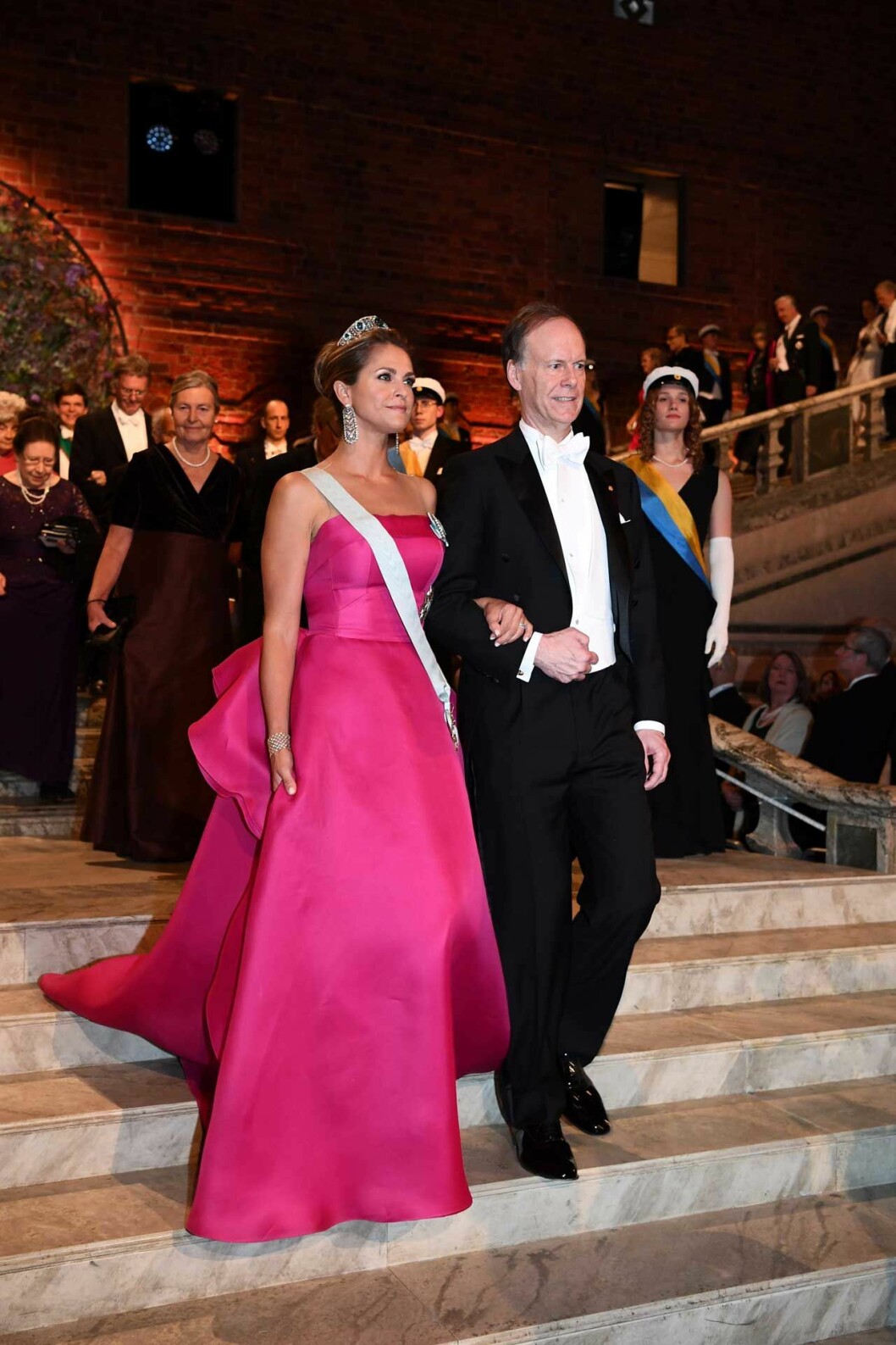 Prinsessan Madeleines vackra Nobelklänning 2019. Prinsessan Madeleines vackra Nobelklänning 2019.