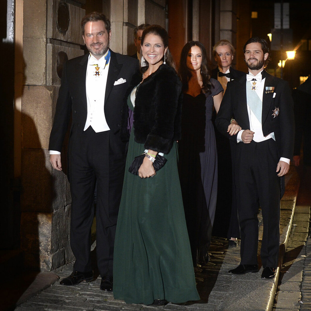 Prinsessan Madeleine, dagen efter babyavslöjande nummer 2. Prinsessan Madeleine och Chris O'Neill på Svenska Akadmiens högtidssammankomst 2014.