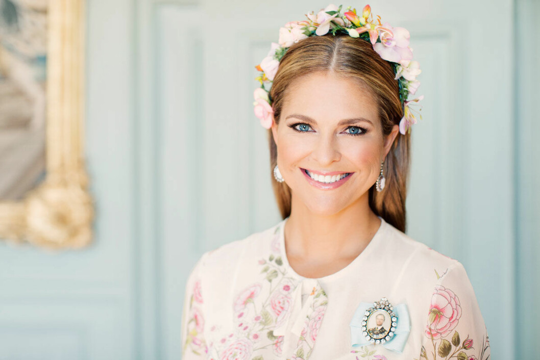 Den officiella födelsedagsbilden på prinsessan Madeleine togs under Adriennes dopdag. Den officiella födelsedagsbilden på prinsessan Madeleine togs under Adriennes dopdag.