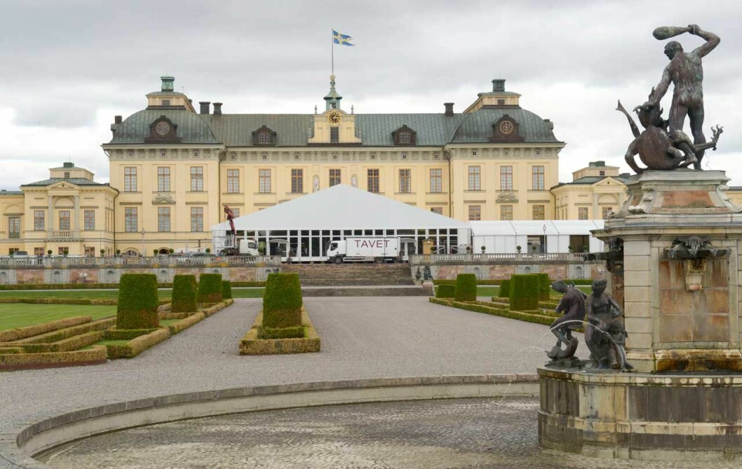Prinsessan Madeleines bröllopsmiddag ägde rum i ett stort partytält, och efteråt var det fest i Stensalen! Prinsessan Madeleines bröllopsmiddag ägde rum i ett stort partytält, och efteråt var det fest i Stensalen!
