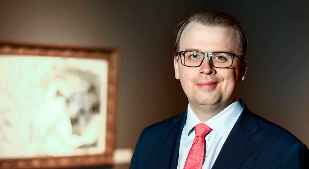 Magnus Bexhed, från Antikrundan och Uppsala Auktionskammare, ledde auktionen. Antikrundans Magnus Bexhed höll i klubban när prinsessan Madeleine hade insamlingsmiddag för Childhood.