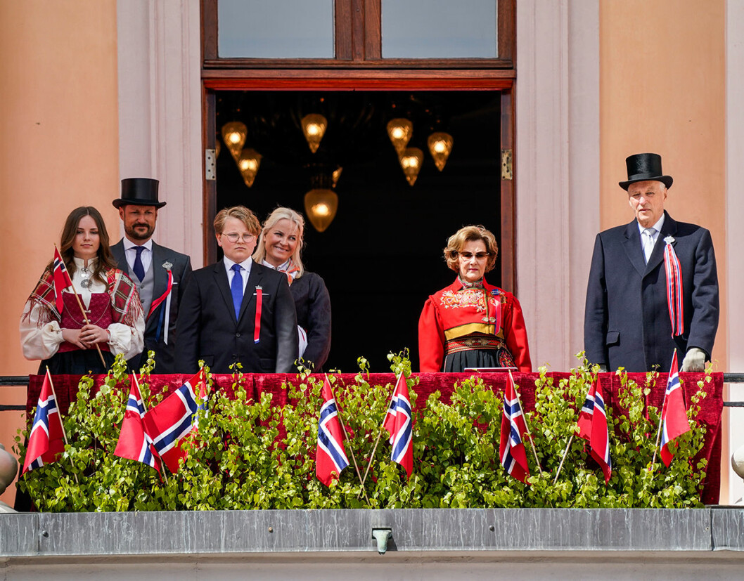 Kunglig glans på slottsbalkongen! mette-marit 17 maj