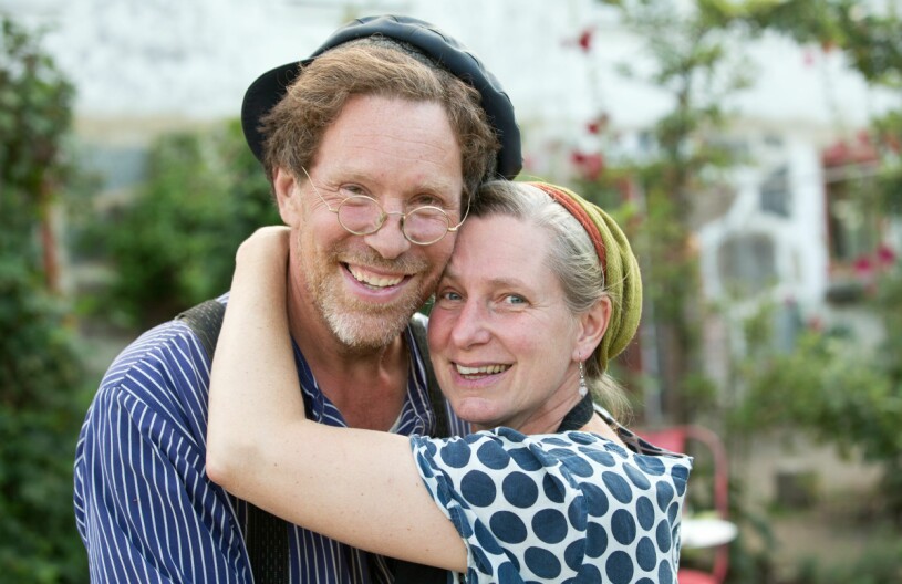 Paret har packat väskorna och varit ute på kontinenten! Marie och Gustav Mandelmann på sin gård i Österlen