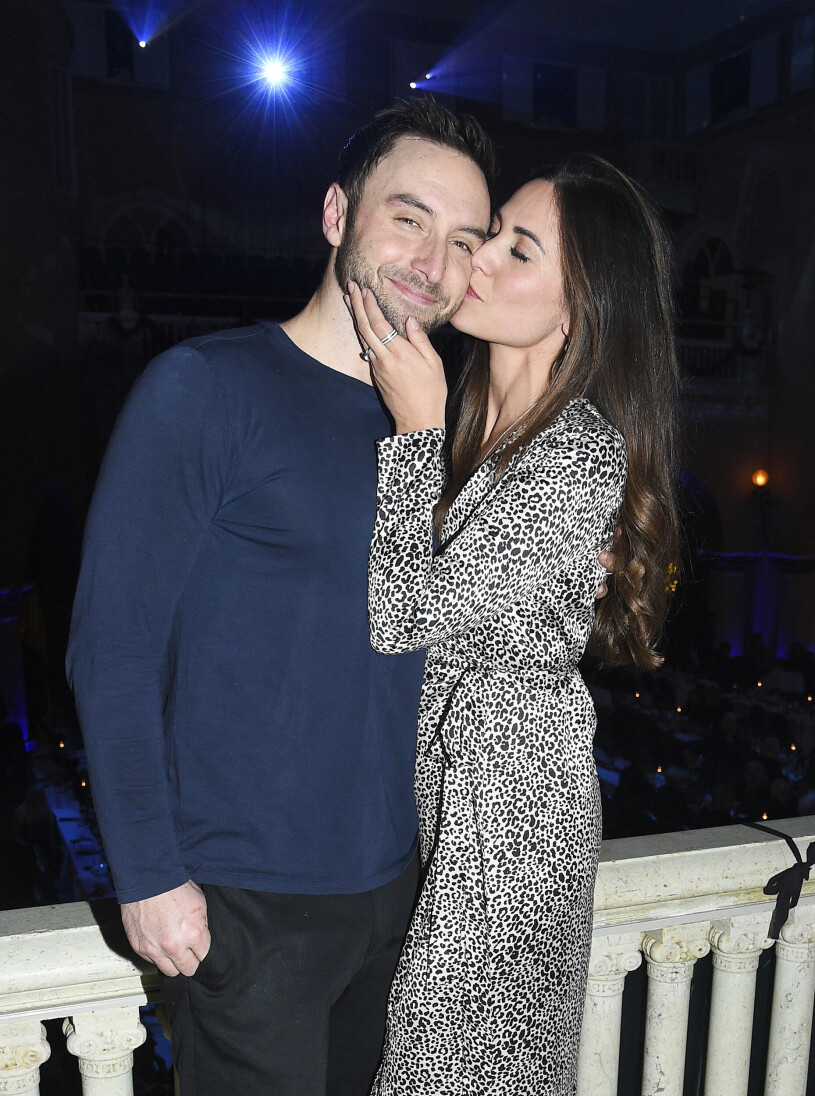 Måns och Ciara gifte sig 2019. Måns Zelmerlöw med frun Ciara Zelmerlöw