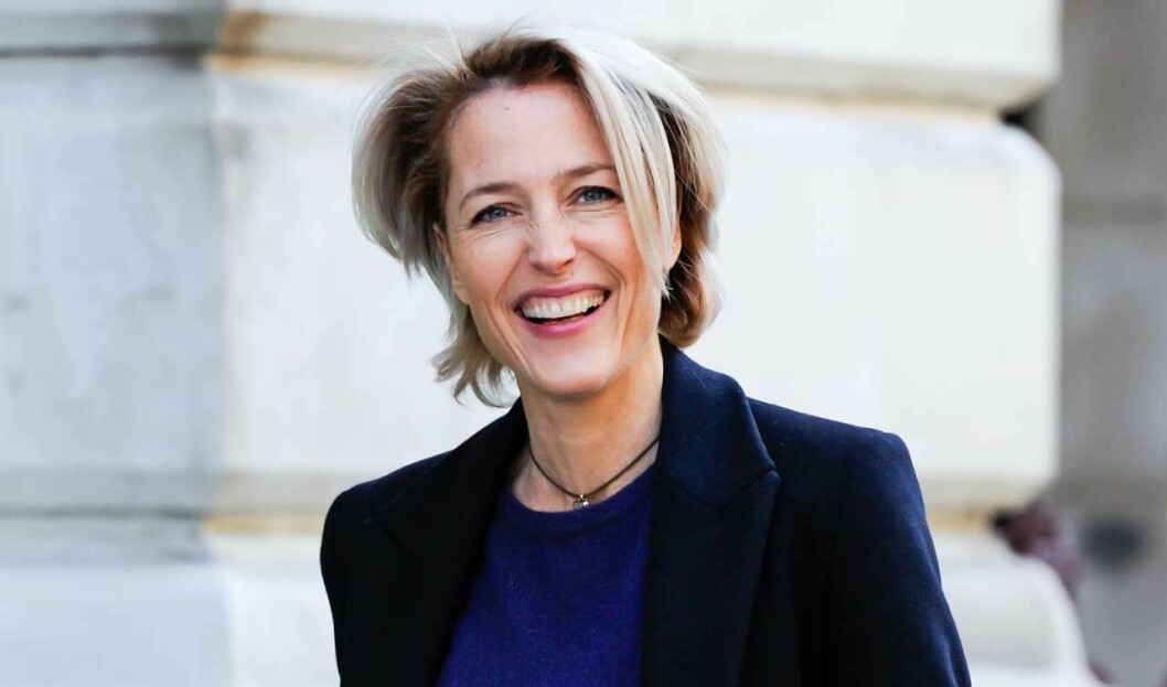 Gillian Anderson spelar Margaret Thatcher i The Crown. Gillian Anderson spelar Margaret Thatcher i The Crown.