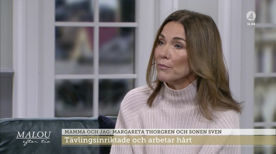 “Jag tror att det är viktigt att det finns ett sånt enormt behov av att veta vad kungafamiljen gör. Så att jobba med kungafamiljen tillsammans med otroligt många och duktiga medarbetare med olika spetskompetenser, kan man i resultatet se kungen på ett annat sätt”, säger hovets informationschef Margareta Thorgren i TV4-programmet Malou efter tio. Margareta Thorgren om Madeleines revansch