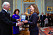Hovets informationschef Margareta Thorgren får medalj av kungen.
