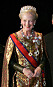 Drottning Margrethe i guldfärgad galaklänning.