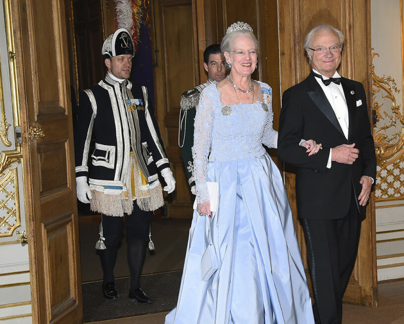Kungen med sin kära kusin Margrethe – som han alltid kallar Daisy. Drottning Margrethe med kungen