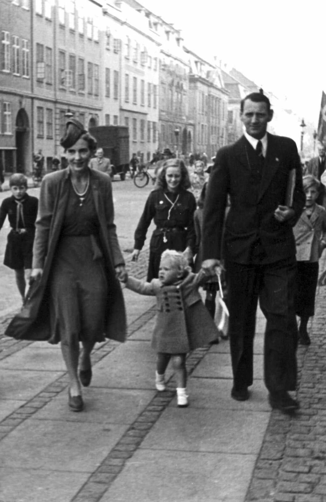 Margrethe med sina föräldrar, 1942. Margrethe Ingrid
