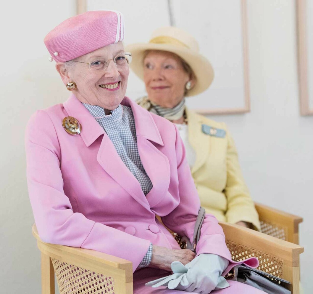 Margrethe är drottningen som man absolut inte duar. Hon kräver – och får – respekt. Margrethe är drottningen som man absolut inte duar. Hon kräver – och får – respekt.