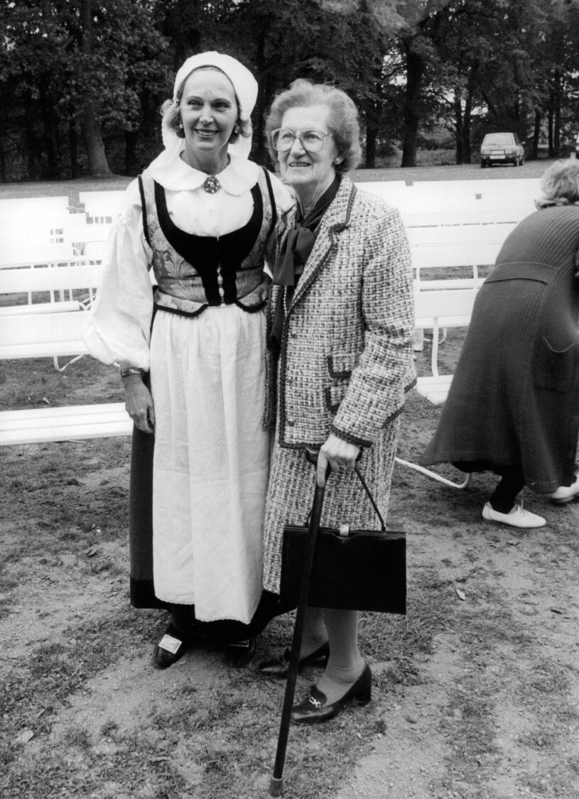 Marianne Bernadotte med sin mor Tyra Lindberg, året är 1987.