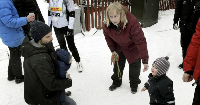 Sofias mamma, Marie Hellqvist, hänger mer än gärna med sina barnbarn! Marie Hellqvist, prins Carl Philip