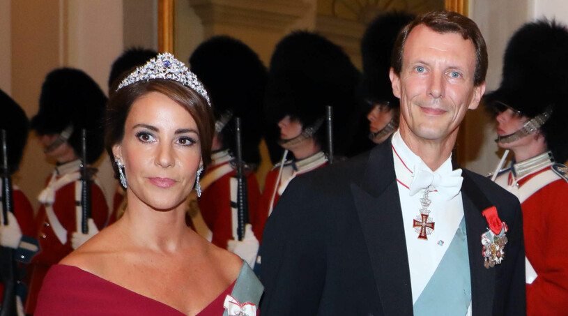 Prins Joachim har sjunkit i den kungliga ”rankingen” och är numera sexa i tronföljden. Här med sin fru prinsessan Marie. Prins Joachim Prinsessan Marie tiara galaklädda