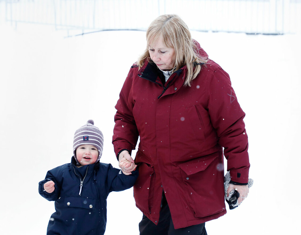 Prins Alexander älskar att mysa hemma hos mormor Marie och morfar Erik. marie hellqvist med prins alexander