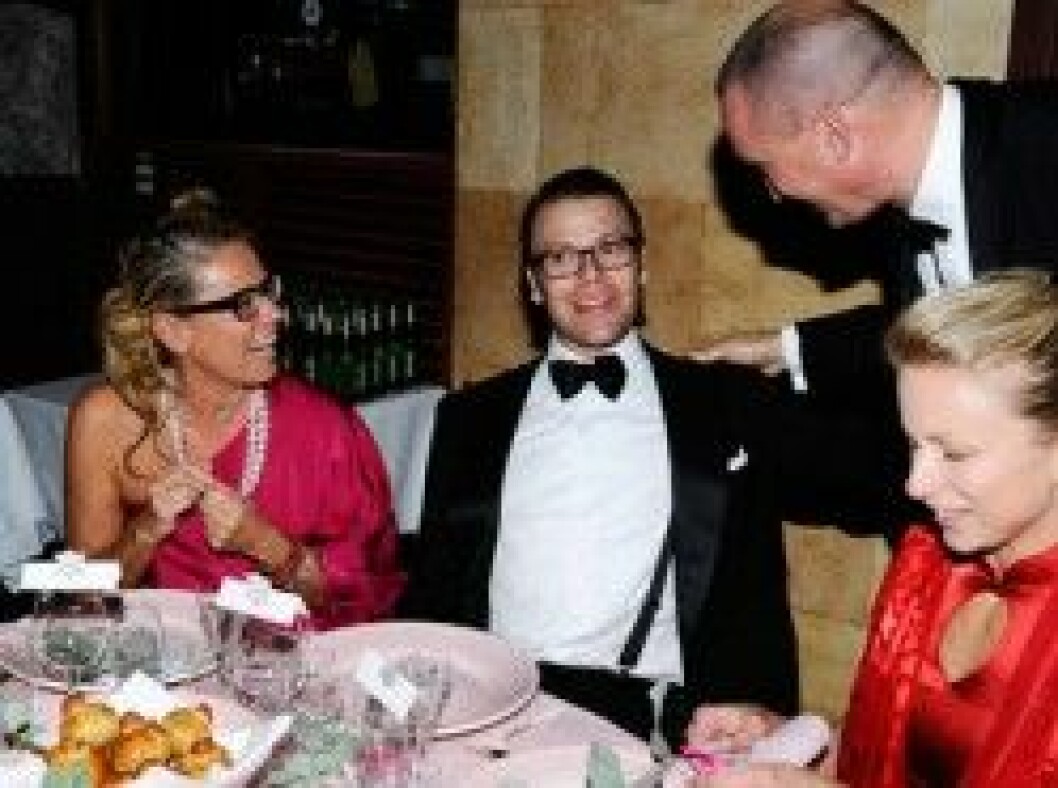 Prins Daniel rör sig redan vant vid fina tillställningar. Här tillsammans med Marie Ledin under middagen i samband med Polarpriset. Prins Daniel rör sig vant vid fina tillställningar, här tillsammans med Marie Ledin under middagen i samband med Polarpriset.