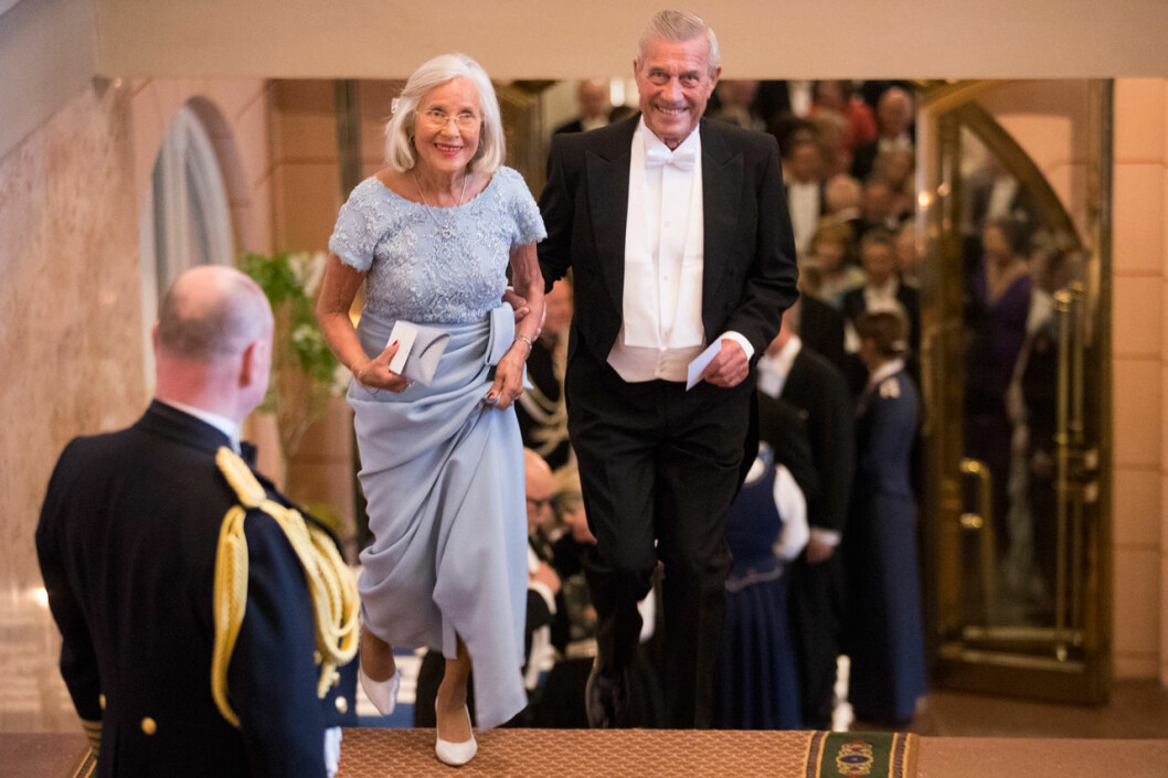 Detta är andra gången på tolv år som Mette-Marits mamma blir änka. Marit Tjessem och hennes livskamrat Magnar.
