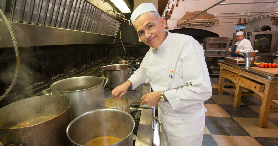 Kökschef Mark Flanagan är ansvarig för bröllopsmenyn. Kökschef Mark Flanagan är ansvarig för Meghans och Harrys bröllopsmeny