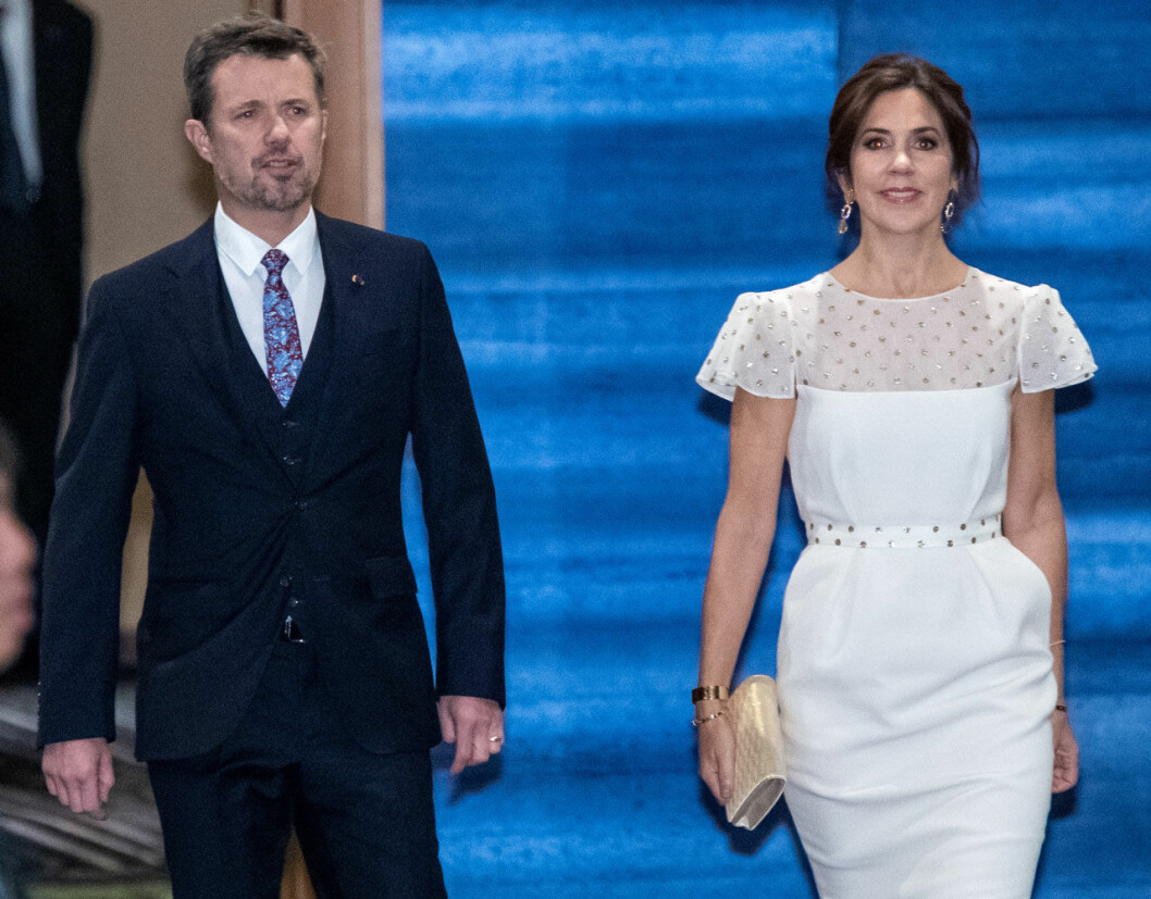 Kronprinsessan Marys middagslook. Kronprins Frederik och kronprinsessan Mary i Tokyo.