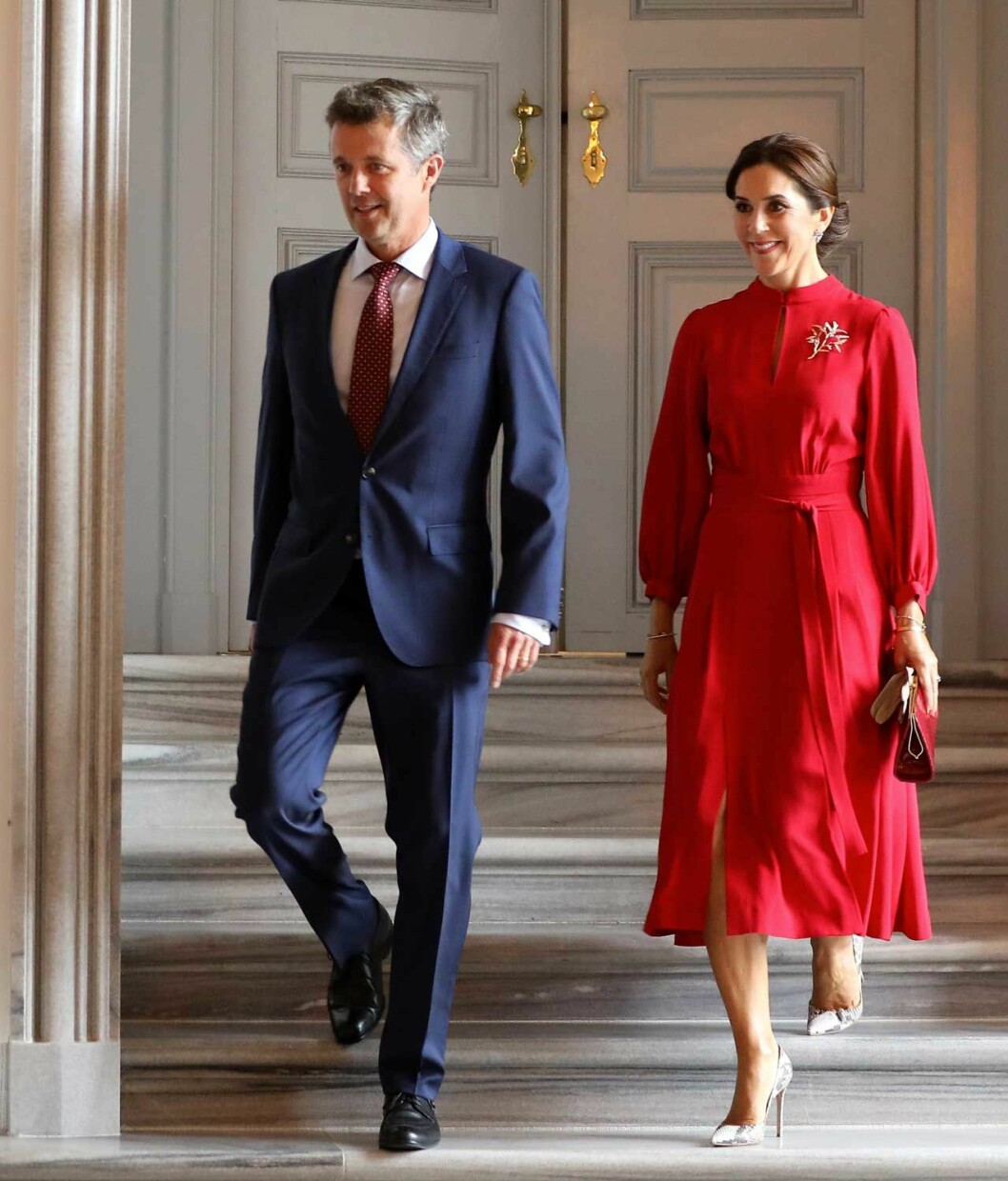 I nio år har Mary och Frederik haft sin fasta punkt i detta 1700-talspalats. De flyttade in hösten 2010, precis innan tvillingarna föddes. Mary och Frederik hemma på Amalienborg.