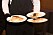 Gästerna avnjöt citrusgravad kammussla med melonsallad, bakad lax med örtsallad och till dessert Bubbies Mochiglass.