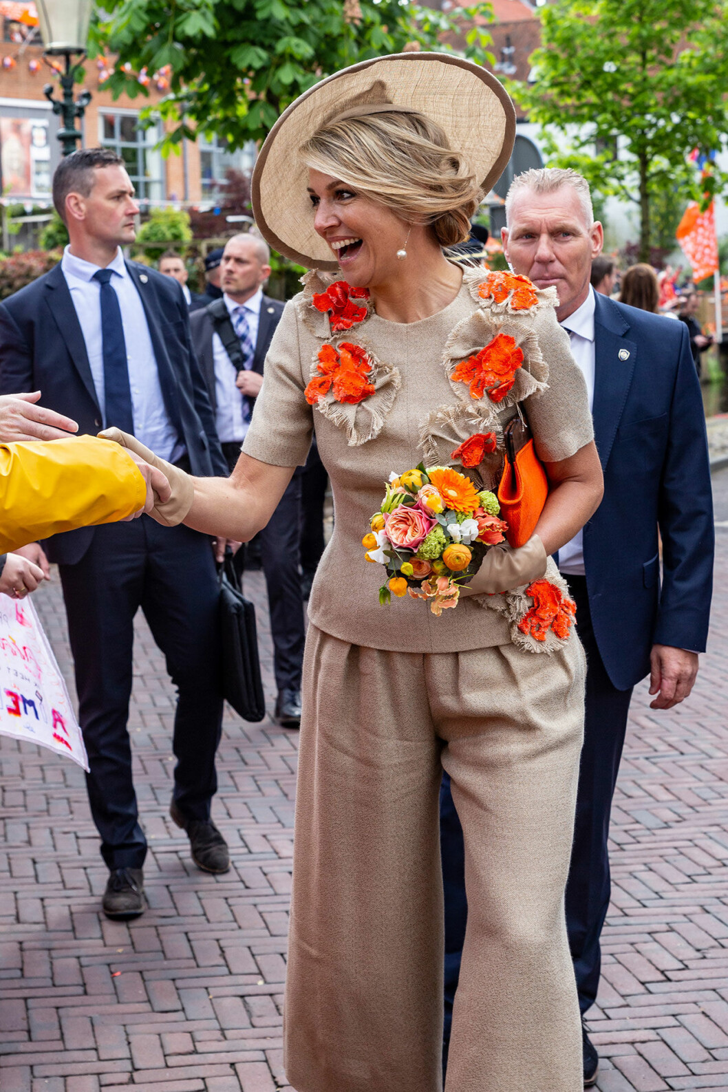 Maxima i sandfärgat