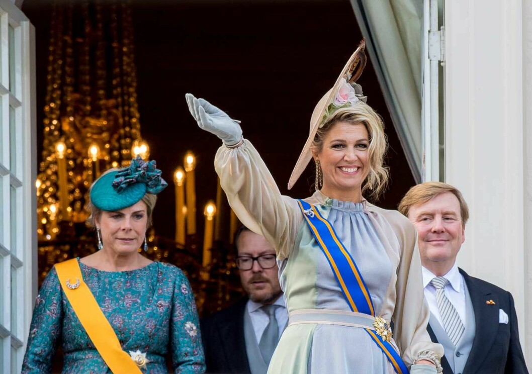 Jubel för Máxima och Willem-Alexander! Prinsdagen avslutades på Noordeinde-palatset i Haag. Drottning Máxima och kung Willem-Alexander vinkade från slottsbalkongen.