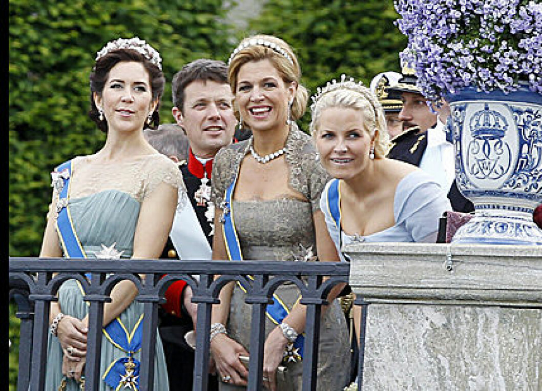 Danmarks, Norges och Hollands kronprinspar är de står som närmast kronprinsessan Victoria och prins Daniel.