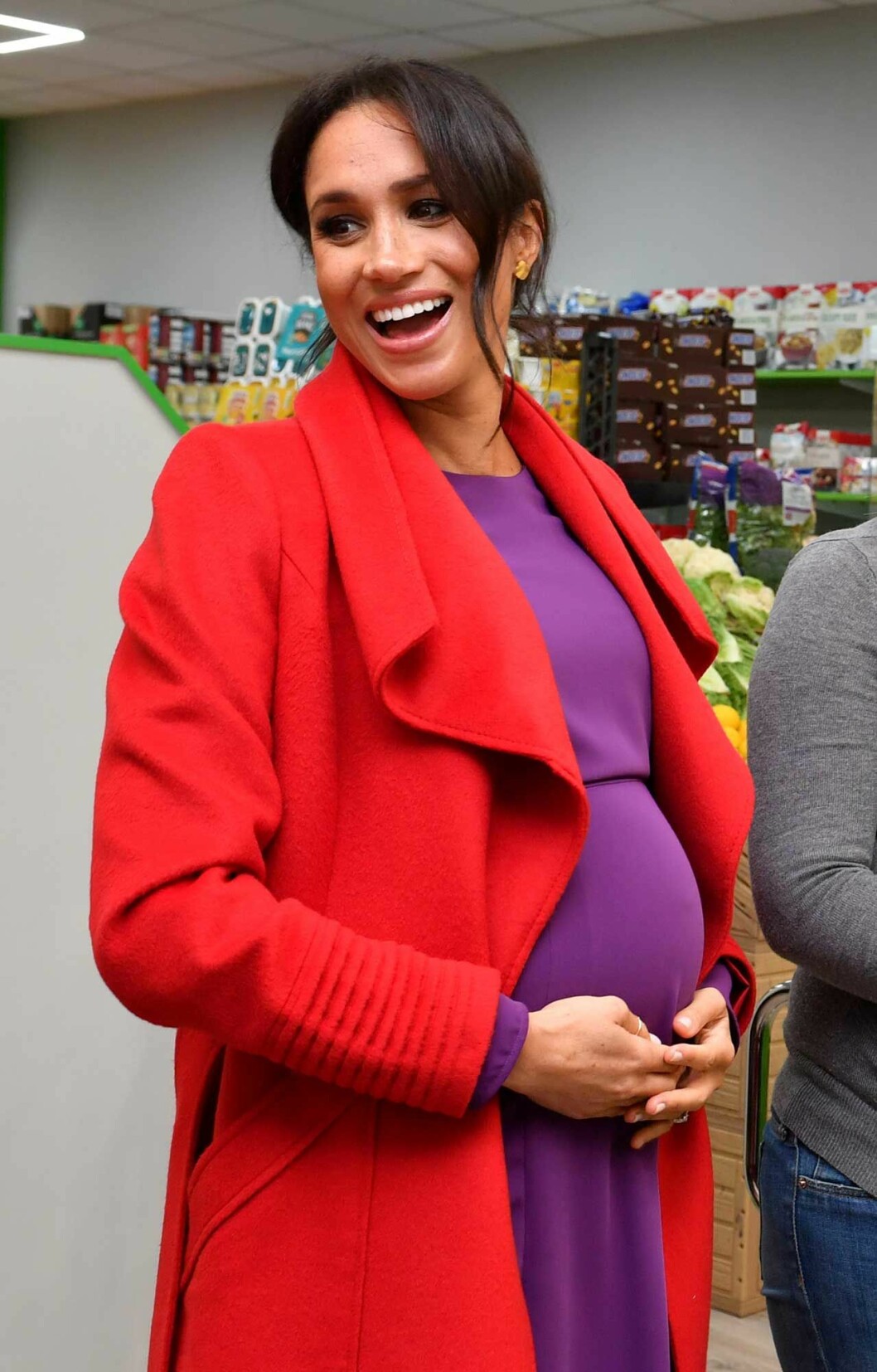 Hertiginnan Meghan i vackert rödlila under den 16 januari. Hertiginnan Meghan i vackert rödlila under den 16 januari.