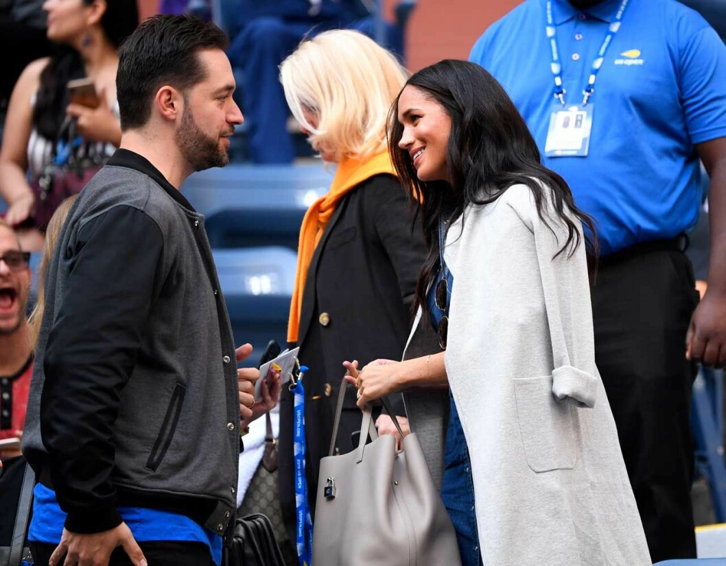 Meghan på U.S. Open iförd klänning och kofta från J. Crew. Meghan Markle Us Open