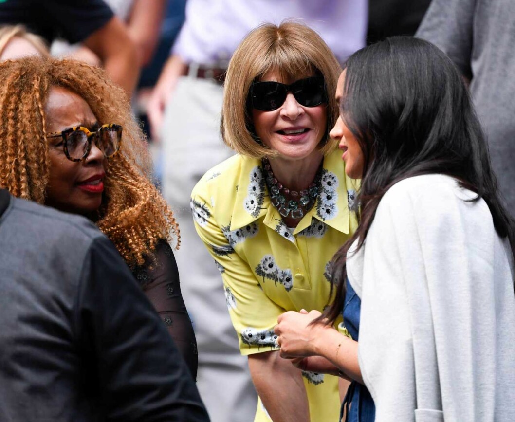 Meghan med Vogues Anna Wintour på läktaren under U.S. Open. Meghan Anna Wintour