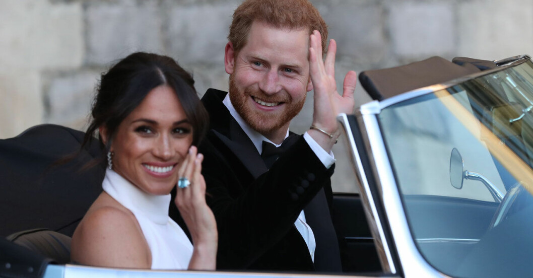 Meghans snygga brudlook. Meghan Markle i bil med Harry