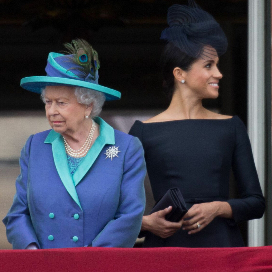 Drottning Elizabeth kallar till krismöte – men Meghan har redan lämnat landet. meghan elizabeth