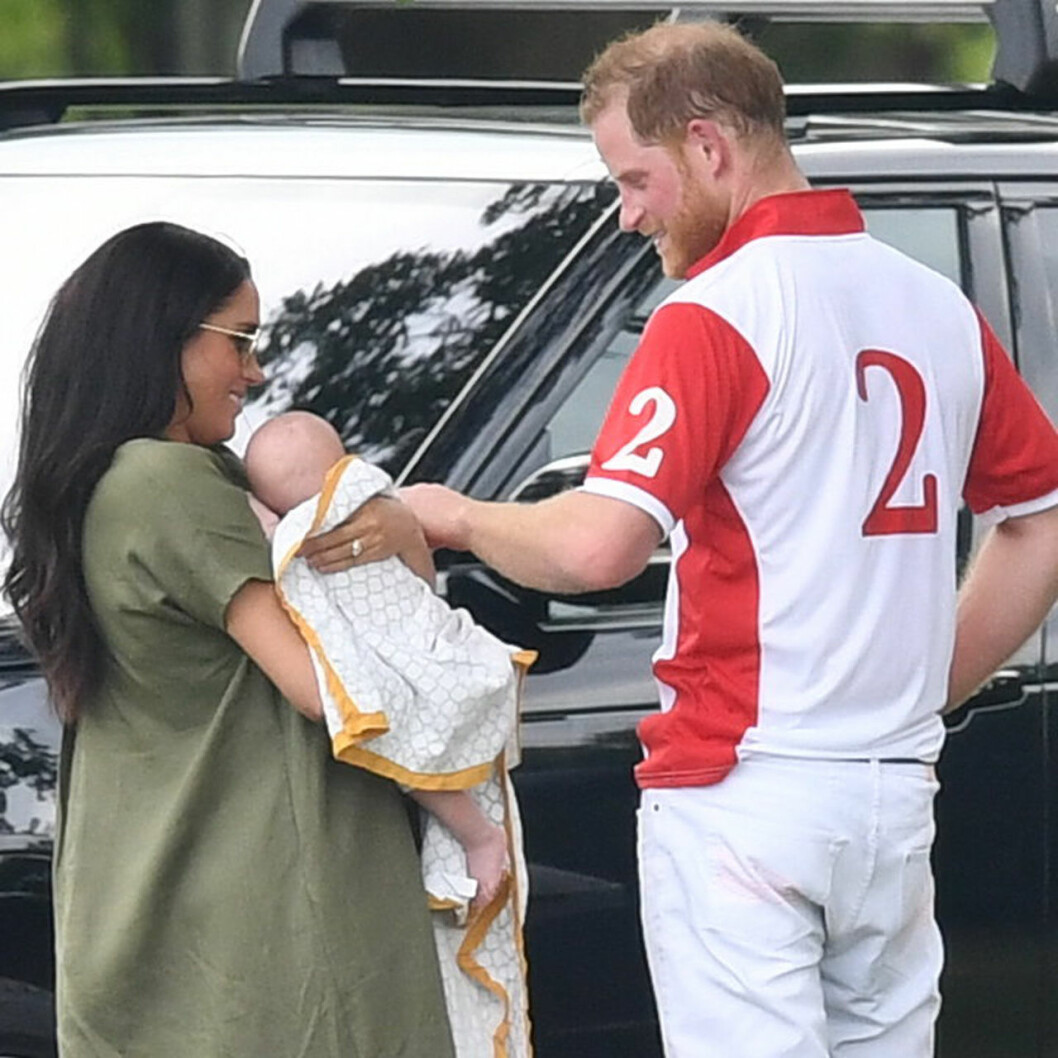 Meghan, Archie och prins Harry på polomatch.