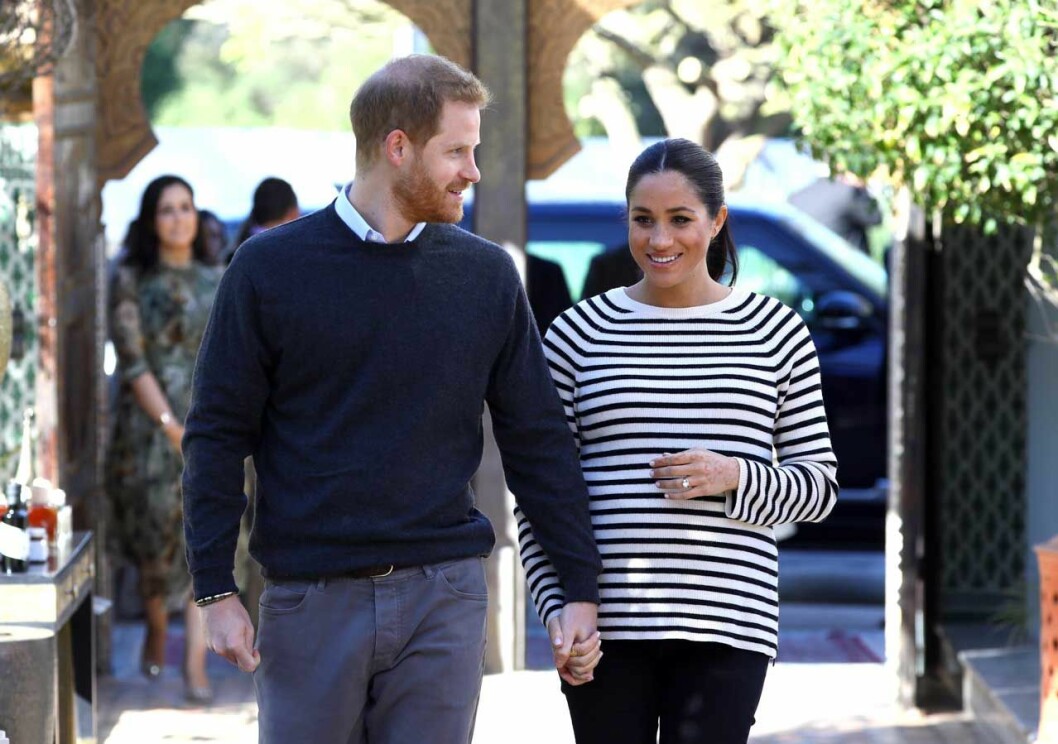 Meghan ville helst föda hemma, men eftersom graviditeten drog ut på tiden blev förlossningen på ett privat sjukhus. Meghan ville helst föda hemma, men eftersom graviditeten drog ut på tiden blev förlossningen på ett privat sjukhus.