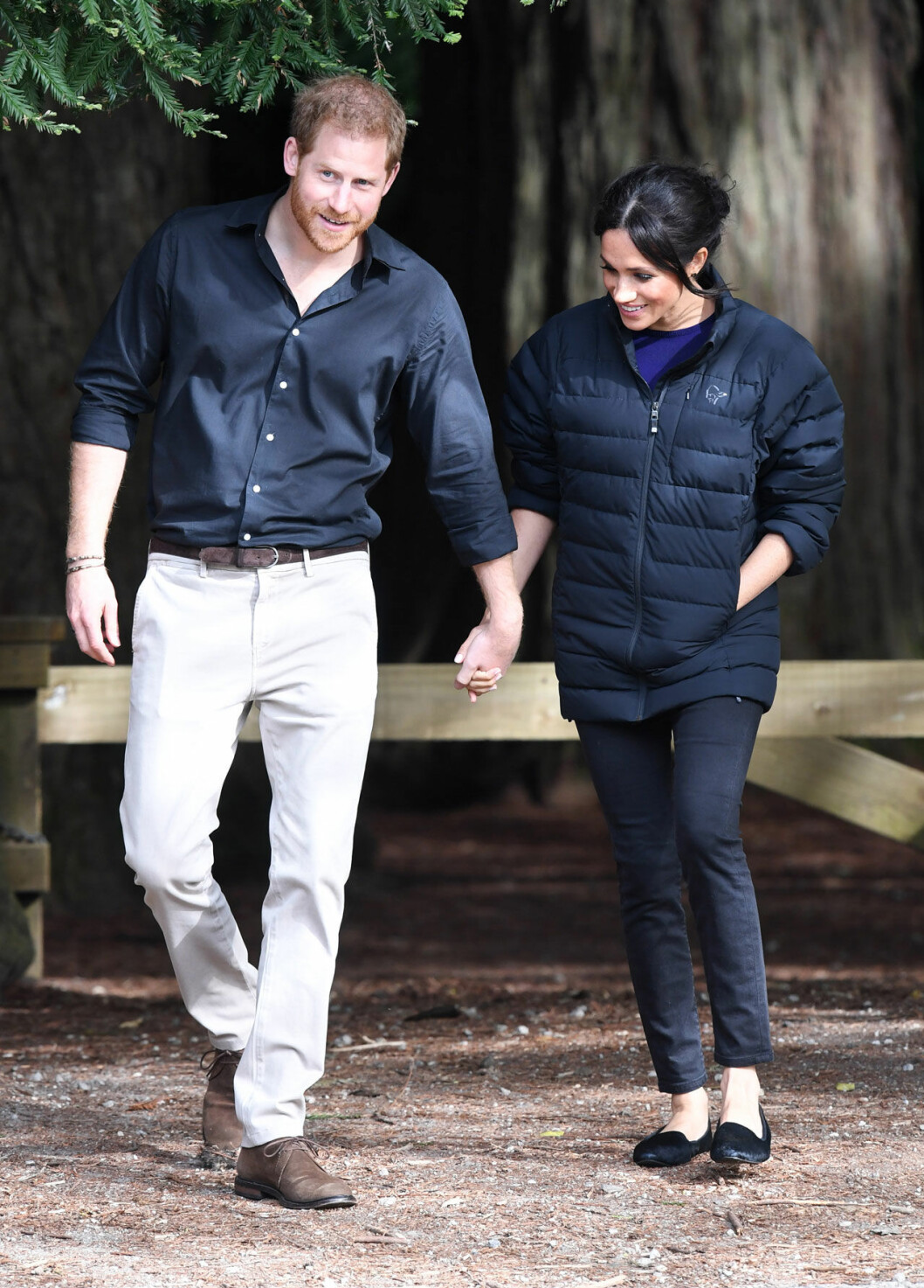 På hemligt välgörenhetsuppdrag. Meghan och Harry på hemligt välgörenhetsuppdrag!