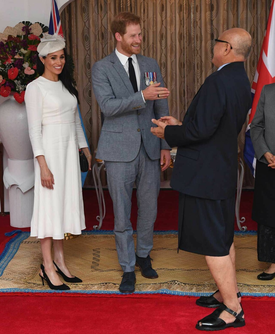 Meghan och Harry möter Fijis premiärminister.